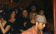 Striper na Dan žena mamio djevojke u Village pubu