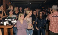 Striper na Dan žena mamio djevojke u Village pubu