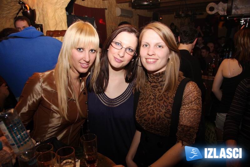 Subotnji izlazak u Pirate pub
