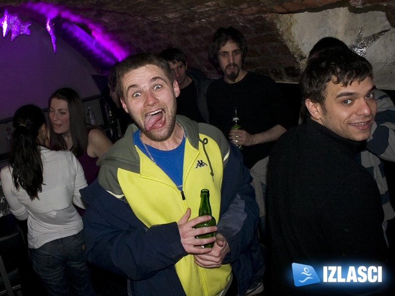 K Topu otvorio disco podrum
