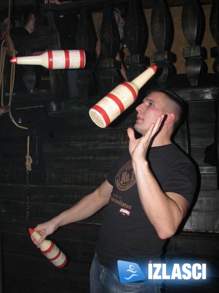 Još jedna luda subota u Pirate pubu